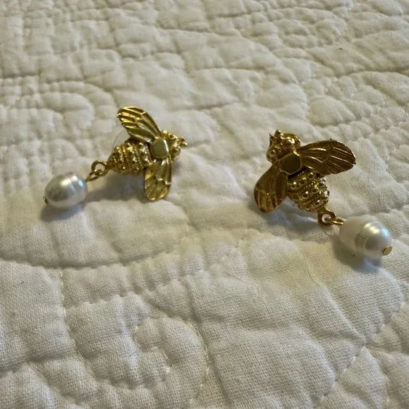 Susan Shaw Bee Earrings with Pearl Drop - no longer available on website. - Picture 4 of 4